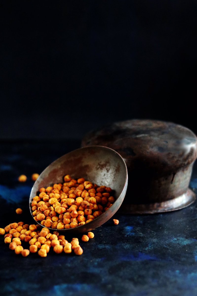 bonneboucee's tweet photo. Killing my hunger pangs with this tasty roasted chana by @NaturesBasket #healthyalternatives https://t.co/X8960Oc81r