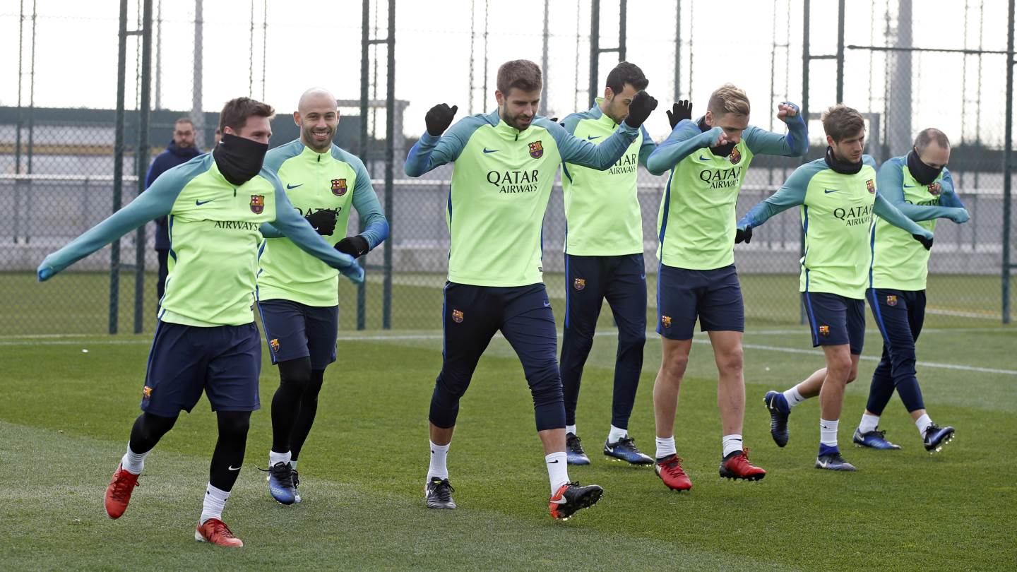 تويتر \ FC Barcelona على تويتر: "❄️ Bien tapados el entrenamiento matinal del Barça. Las imágenes 📷 de la https://t.co/Tb3kCc8gJE #ForçaBarça https://t.co/N0FJPnOUcZ"