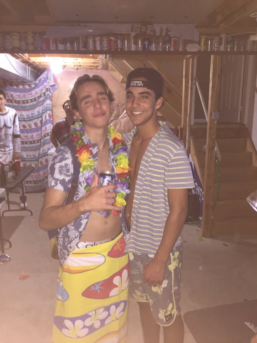AmaralEvan's tweet photo. Happy b-day baby girl❤️❤️🙊🙊 @connor_vago https://t.co/txx8hrdCHR