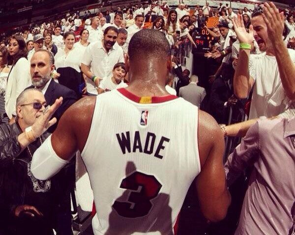 1sAB2TxIriAEipW's tweet photo. #NBAVote Dwyane Wade https://t.co/mDNvVlYVog