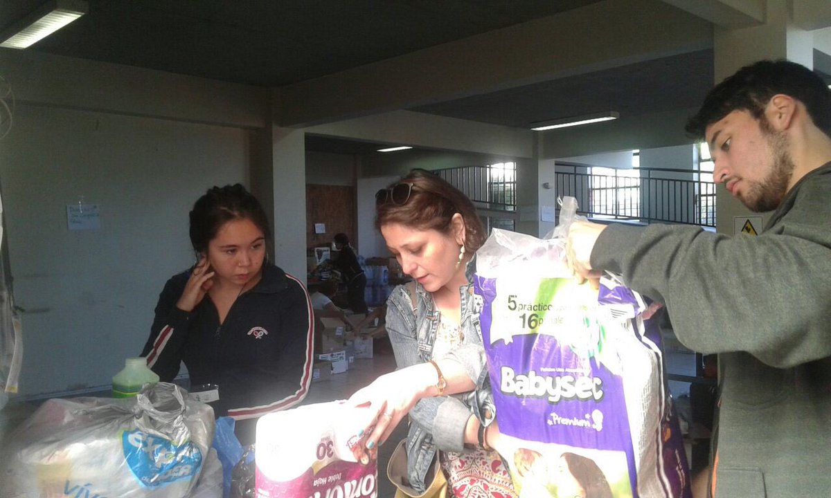ONGAmunEber's tweet photo. El jueves fuimos al centro de acopio UV a entregar enseres recopilados en Concón para afectados por incendio en Valpo. Gracias x colaborar🙏🏻 https://t.co/4rEoo632R1