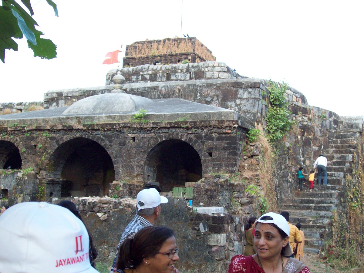 foodietweeter's tweet photo. #EpicMemoryOf2016 also included checking out forts in Sindhudurg after seeing Sanrachana on @EpicChannelIn https://t.co/BfVxWafmaP