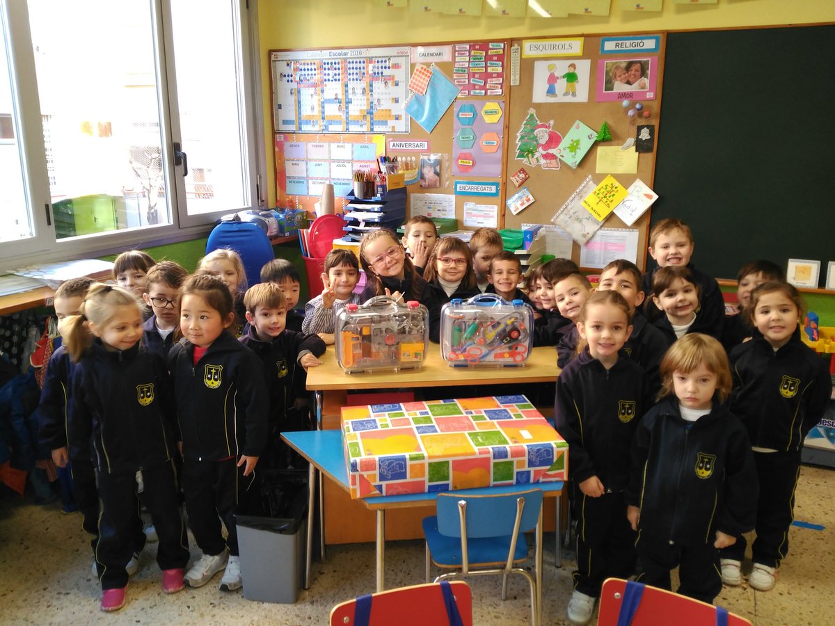 SantJosepReus's tweet image. Els Reis d'orient han deixat joguines als nens i nenes de P4!!!!!!
