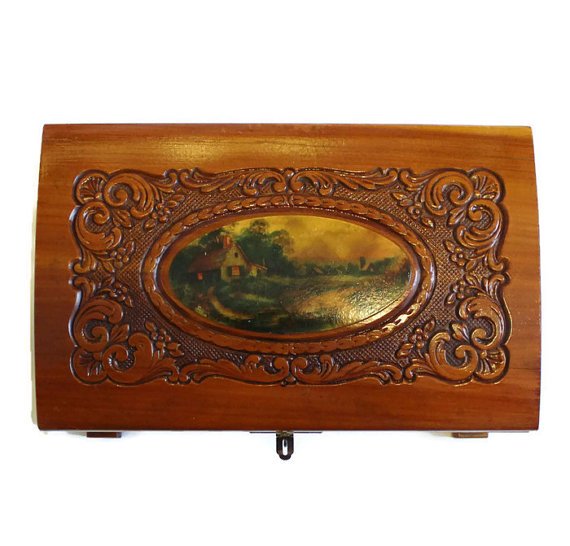 heidi_galati's tweet photo. https://t.co/9kkx08yTPr #carvedwoodjewelrybox #carvedwoodtrinketbox #carvedbox #cedarjewelrybox #cedartrinketbox #cedarkeepsakebox #TeamLove https://t.co/reWFaHA8my