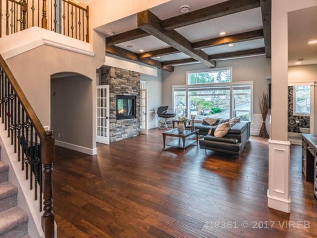 vihomesnanaimo's tweet photo. Todays #10amgem! Stunning one of a kind home is waiting for you. 5 beds 4 baths 4120 sqft. #Legalsuite. @CParkerTeam https://t.co/GTxrHeFSIp https://t.co/49zSY8xUGF