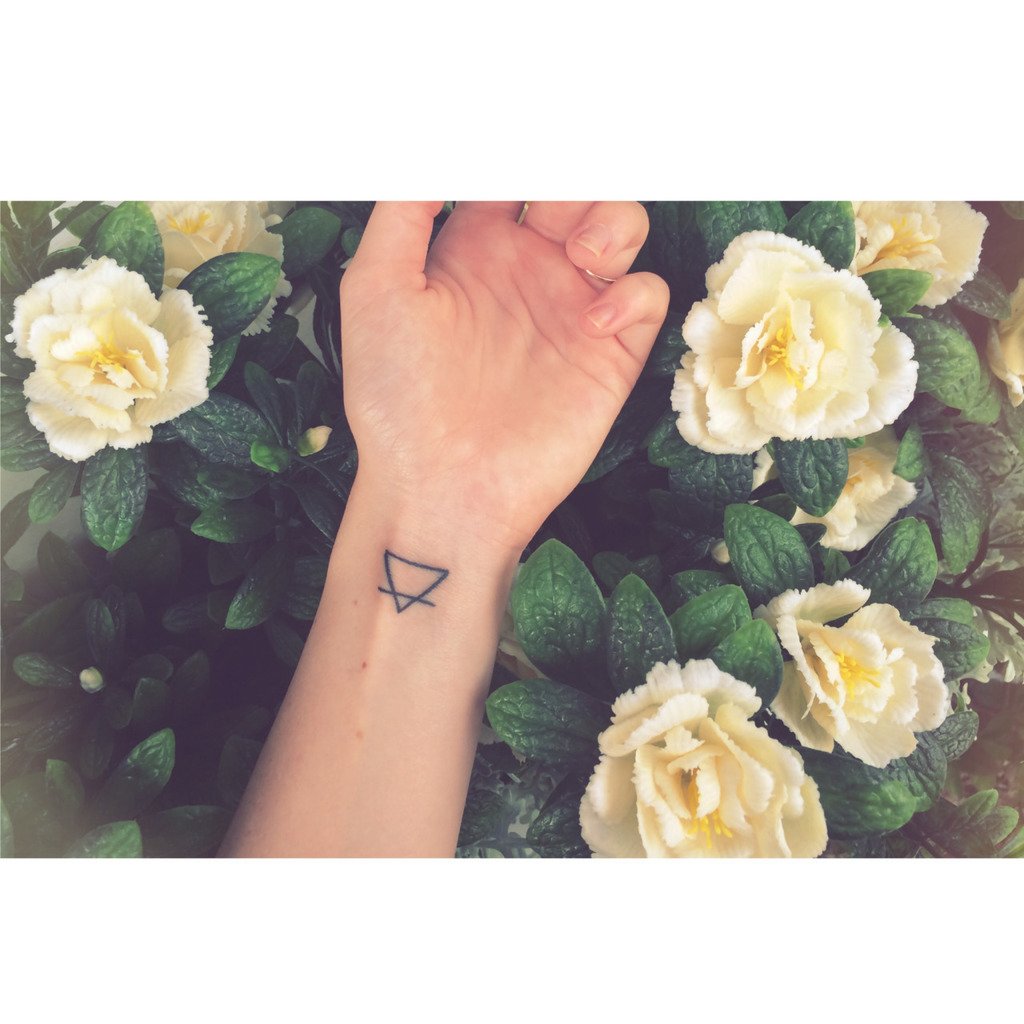 12 Small Meaningful Tattoo Ideas You Won't Regret Getting | Preview.ph