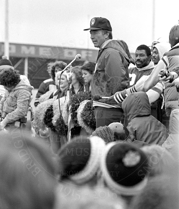 Happy 83rd Birthday to legend Bart Starr!  