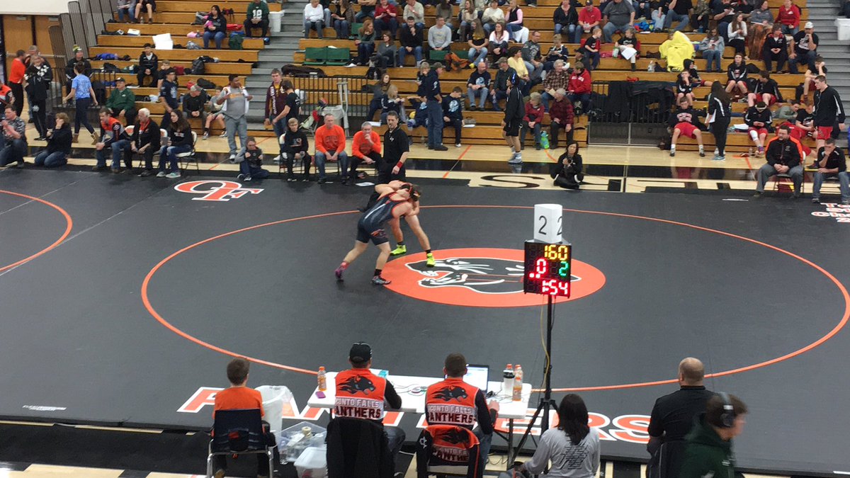 UFCCHIC's tweet photo. Isaac winning his varsity matches this past weekend. @notisaacdiaz https://t.co/ktlhImfW0l
