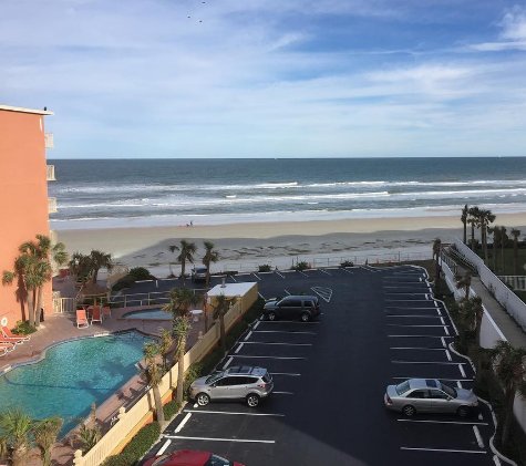 LexDaytona's tweet photo. Our guest @rocknroger is starting 2017 right, with one of our oceanview rooms! 
#DaytonaBeach #LexDaytona https://t.co/U5nSKqdk6L