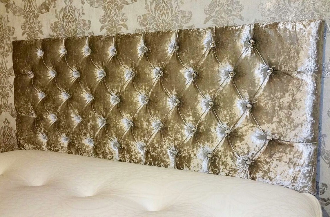 hoffurniture's tweet photo. Crushed Velvet Divan Set and Headboard - Check ✔ Bedside Cabinet - Check ✔ Bedroom Beautifully Carpeted - Check ✔Call us on 0161 222 7973 https://t.co/5aVZ13Umyk