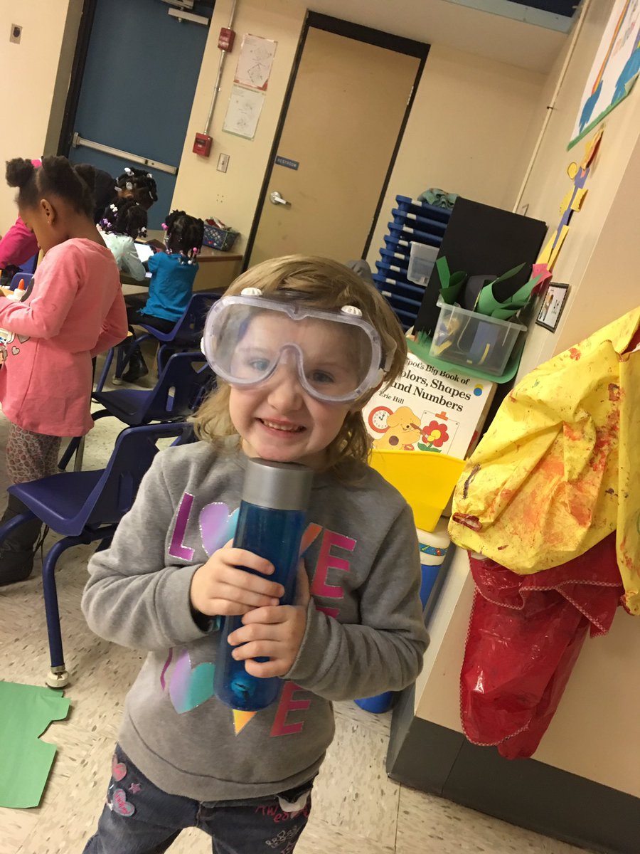 AprilyJPPe's tweet photo. Behold this little scientist is holding "snow potion" #science #imagine #playandlearn #jpPrek https://t.co/4Isosovq8a