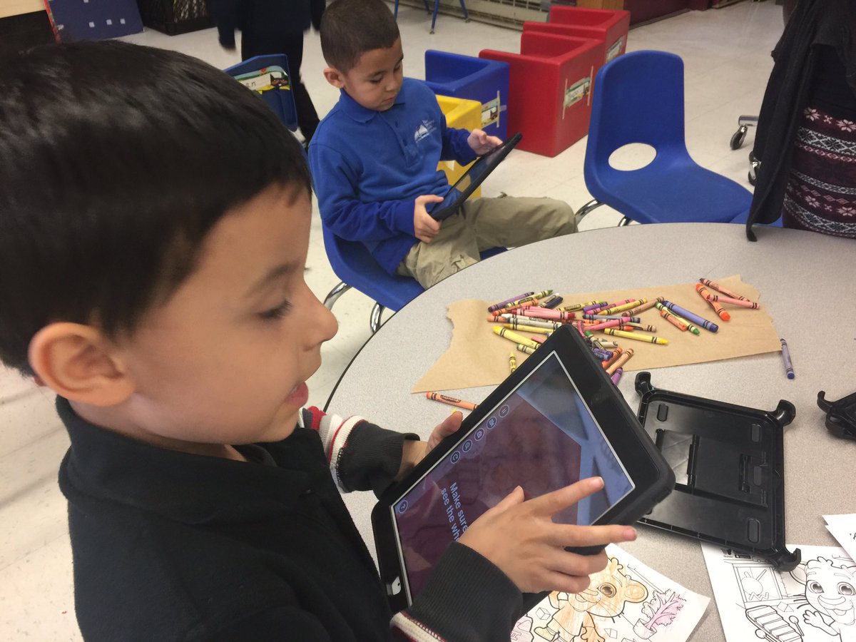 Langford_Sch's tweet image. Augmented reality practice @Langford_Sch #technologyclass #creativeminds