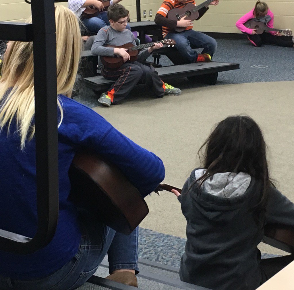 doug_bol's tweet photo. Ukelele day 1.  Way to go Oakwood 5th graders! #APSPride https://t.co/iuNo5w4GmA