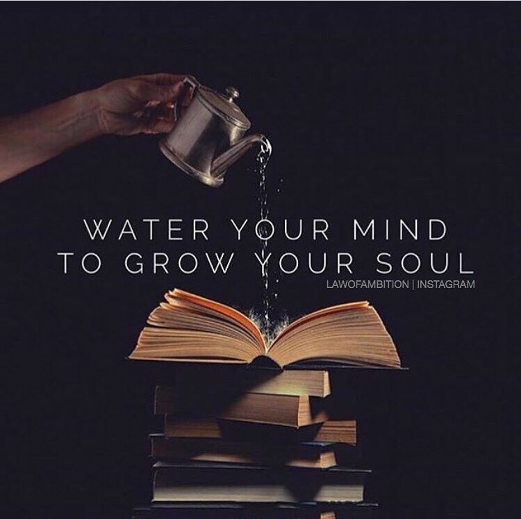 MaryMacBook1's tweet photo. #readers #booklovers #nyc https://t.co/VGoPJ27u50