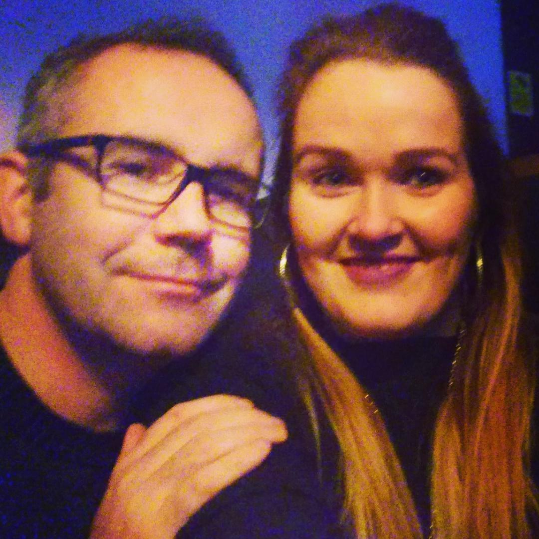 D2Tina's tweet photo. Great weekend in London with this lot 😊😊😍😍🍻❤❤ https://t.co/VB77HYVcfQ