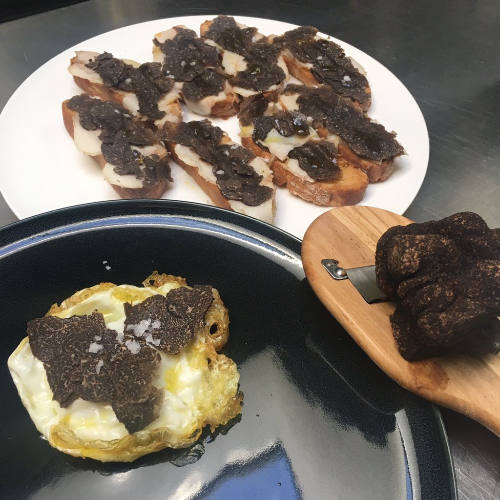 CalArpa's tweet photo. Tòfones del Pla de l'Estany #calarpa #hotelgastronomic #Banyoles https://t.co/lpEmmYKWSb