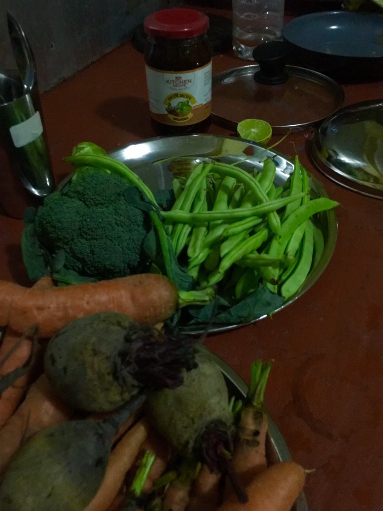 himabista's tweet photo. This reminds me of hostel! पुरानी जिन्सवाला गित :) #dorm #district #cold #quickfood #groupthing at #MyCoffeeChats it is freezing out there! https://t.co/a0b8L5uWep