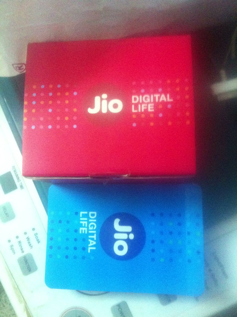 meyyappanram's tweet photo. Kadaisila ennaiyum #Jio vanga vanjutingaley Ambani 😀 let's chk the speed here at #Hosur #JioFi2 for ₹2200 https://t.co/unhXBqqzPs