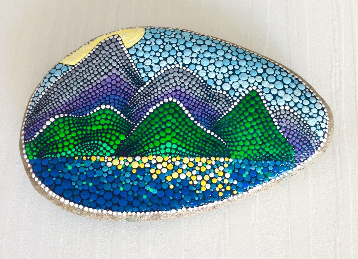 DIY_and_cherish's tweet photo. Landscape stone :) #createandcherish #etsyshop https://t.co/r5CSlEVCRQ