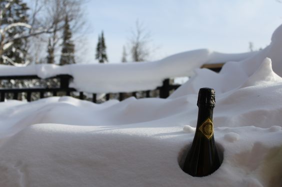 JMiquelWine's tweet photo. ONE Good Thing about Winter...
The #Wine Fridge is HUGE !!
#WineLover Happy Week Peeps 🍷❄️😉🍾 https://t.co/YMGSZsZloM