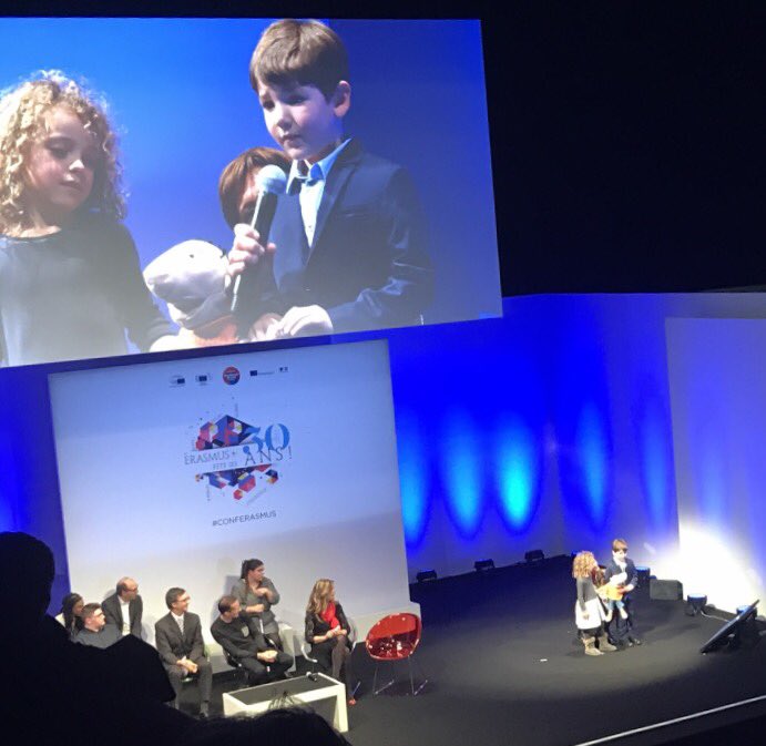C'est sûr, il n'y a pas d'âge pour #Erasmus: Nina et Appolinaire en témoignent avec leur enseignante 😉#Conferasmus