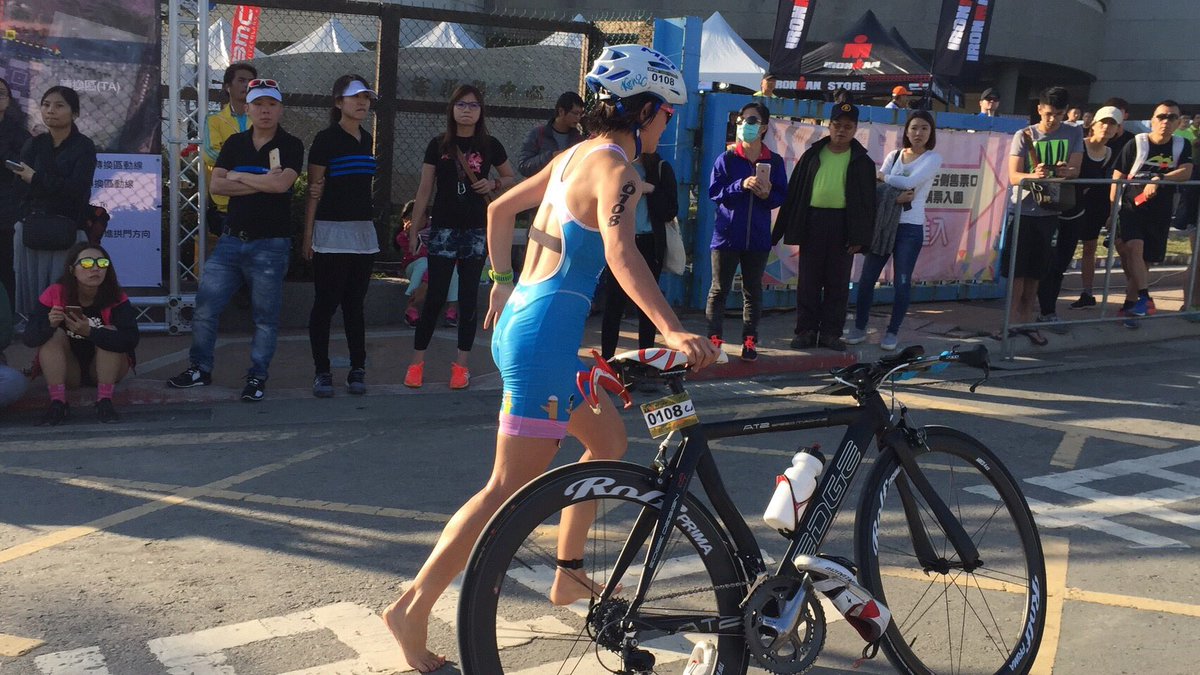 chiao_0323's tweet photo. 2017 Garmin LAVA 鐵人賽屏東大鵬灣站!Won the third place!👉🏻2h25m03👈🏻 Next stop:March臺南安平 @RolfPrima @SQ_lab #titan #Runivore @720armour #Frontier https://t.co/CYsxi3cKIA
