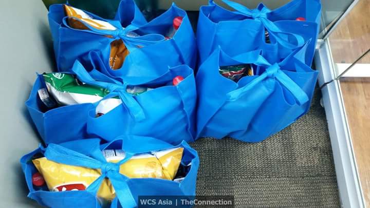 WCS_Connection's tweet photo. The prizes in our BINGO game (blue bags), and the potato chips, cookies, and chocolate loot bags for everyone! #WCSTheConnection https://t.co/WriqzjnkJ0