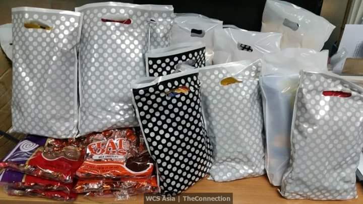 WCS_Connection's tweet photo. The prizes in our BINGO game (blue bags), and the potato chips, cookies, and chocolate loot bags for everyone! #WCSTheConnection https://t.co/WriqzjnkJ0