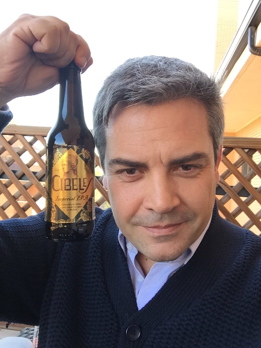 alvaroSantos's tweet photo. Súper detallazo de mi amigo @ChemaNieto cerveza @La_Cibeles 100% madrileña! https://t.co/U8SPe5ualt