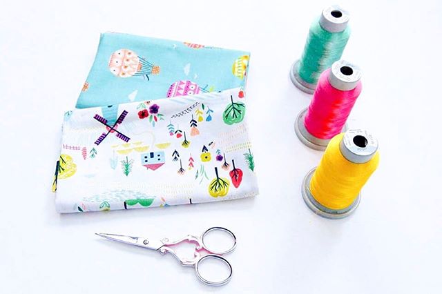 habanddash's tweet image. The fabric and thread choices from Aimee at Lil Birds Design are giving us warm thoughts of spring on this chilly winter day. #GlideThread