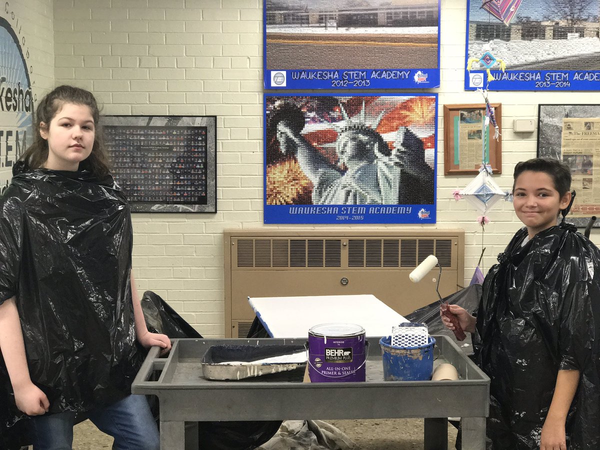 STEM_Saratoga's tweet image. #StudentProposal in full swing... designing some math-grid and literacy-mural tables! Awesome!