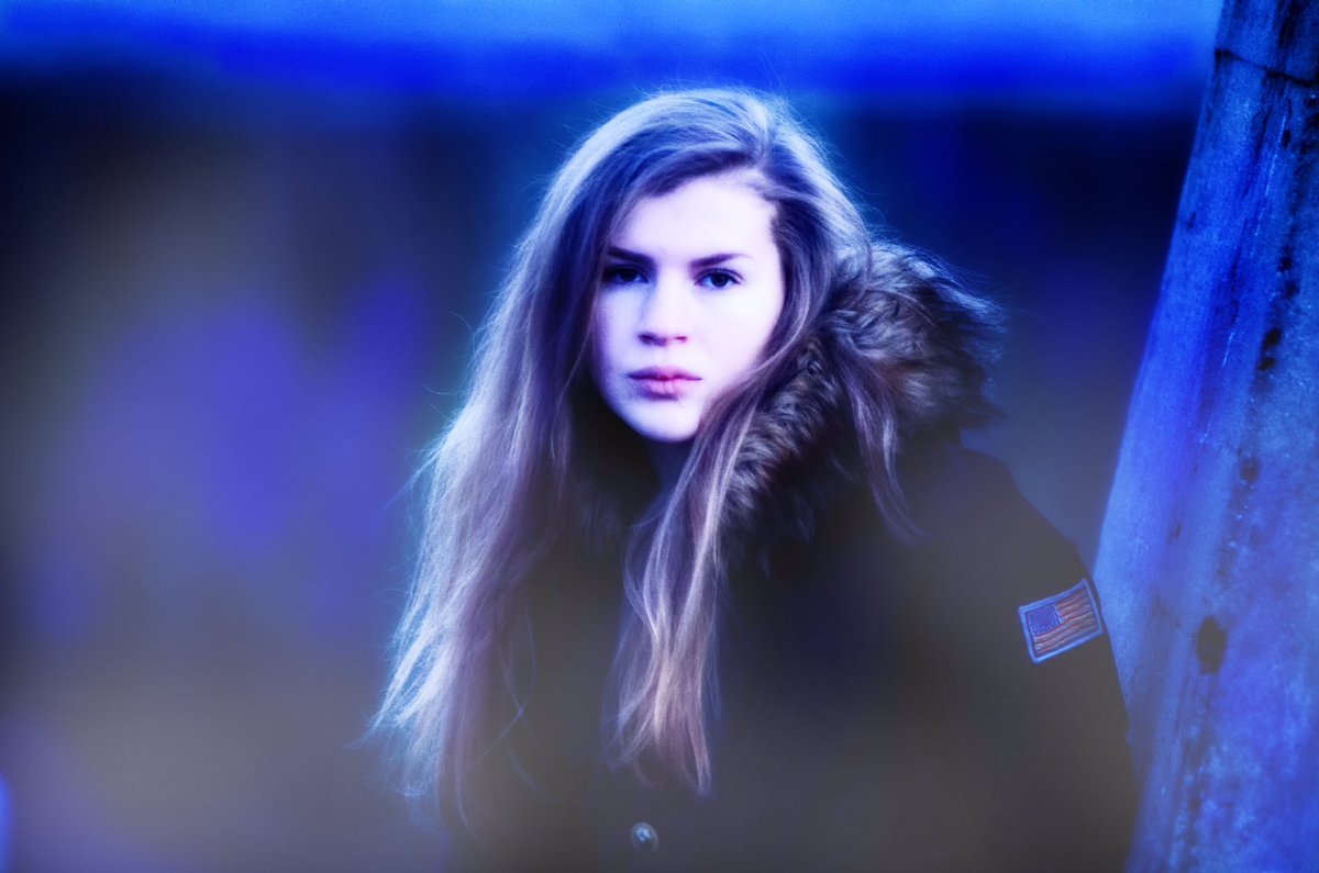 TcCave1's tweet photo. Blue mist. https://t.co/QODLfd4I33. #photography #photo #photographer #portraitphotography #forograf #fotoart #photoshop https://t.co/chEDehDkzk