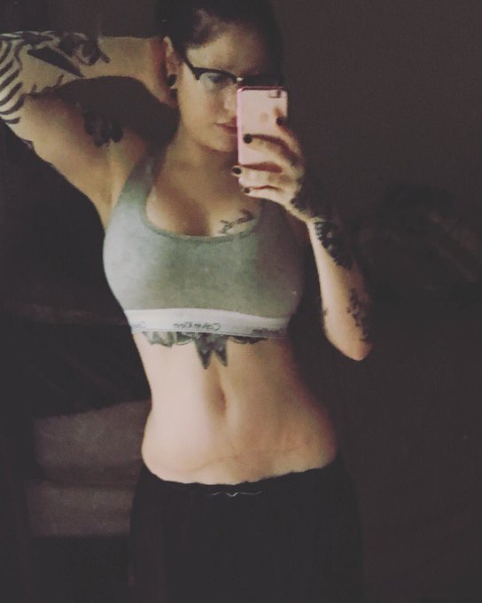 Surgery scar is clearing up little makeup no problem 😀#pobodiesnerfect https://t.co/Glr6sfAxbq<a href="/tag/pobodiesnerfect"class="tags"><span>#pobodiesnerfect</span></a>