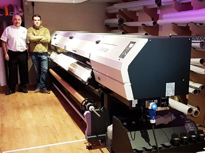 digitalprintmag's tweet photo. NEWS: @Signscript invests in @MimakiEurope UJV55-320 to boost its signage and grand format print https://t.co/wpSa4N83r0 @GPMiReprocentre https://t.co/oVWBTonB9S