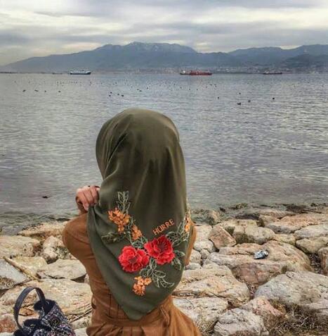 serap2's tweet photo. Göğsünü sıkı kapa.
Rüzgar yiyen yaralar yeniden açılır.

Umay Umay https://t.co/J5emuSfwCE