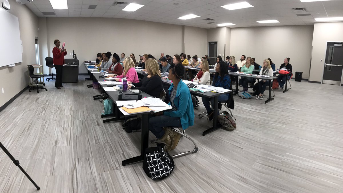 solaccofficial's tweet image. Our RN students are in their new classroom in our Health and Sciences bldg this morning! Welcome! #SLCCSmarties #KnowKnowHow