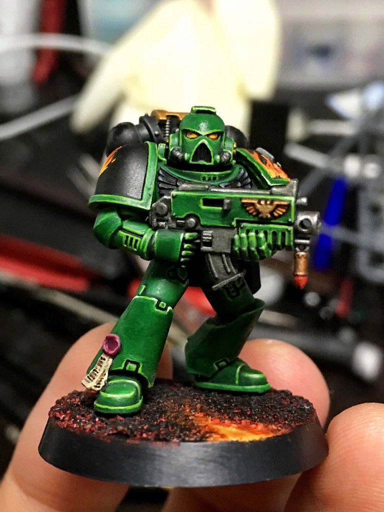 My first Salamanders #miniaturemonday #gwjpn #paintingwarhammer