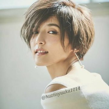 E Girls藤井萩花のハンサム前下がりショート カットと自宅でのセットポイント 三代目jsbの魅力