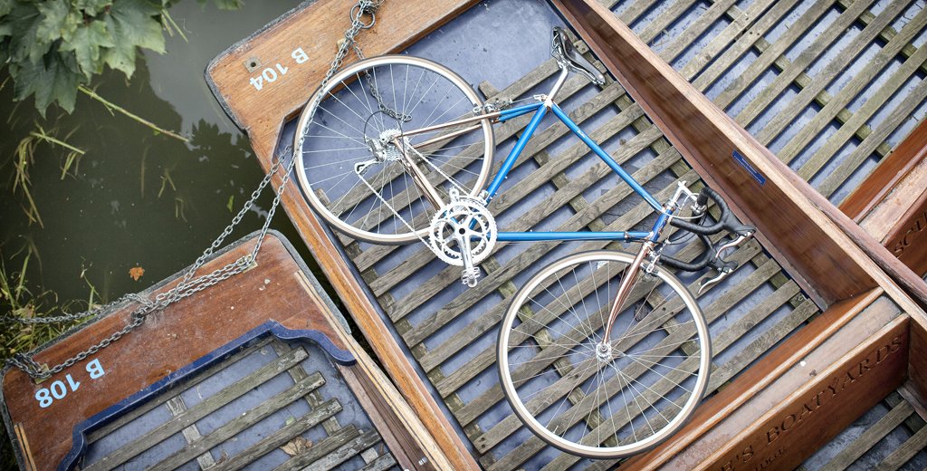 Bypass commuter chaos on a luxurious ride by Ted and <a href="/QuellaBicycle/">Quella</a>