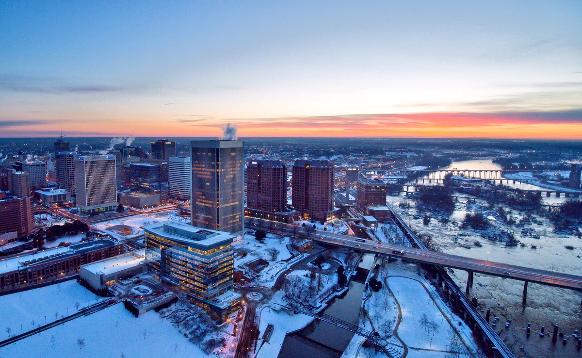 nedoliver's tweet photo. Very cold morning over Richmond https://t.co/IjWTfWmnA4