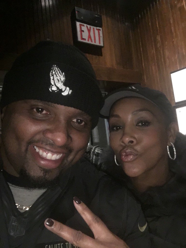 2Focused's tweet photo. @MsVivicaFox beauty and grace is a understatement. Plus so friendly#Blackisbeautiful#welookgoodtogether#Blessings 302 https://t.co/vWG56k3onp
