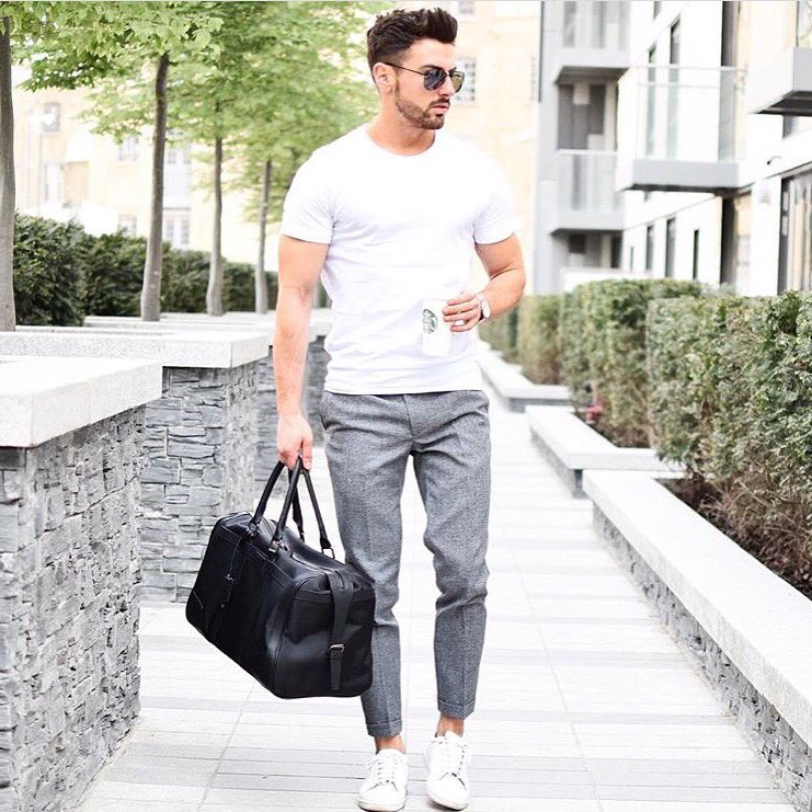 Our leather holdall is only £49.99 in our SubZero Sale! As Modelled by <a href="/rowanrowrowan/">Rowan Row</a> Save £80! vascularwear.com/product/black-…