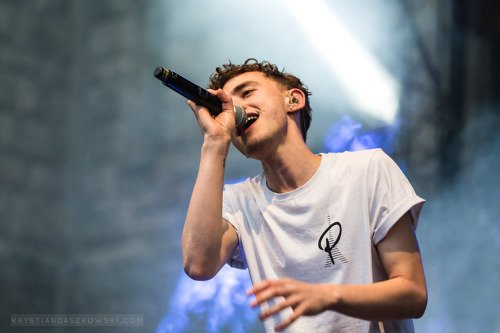 ollyarchive tweet picture