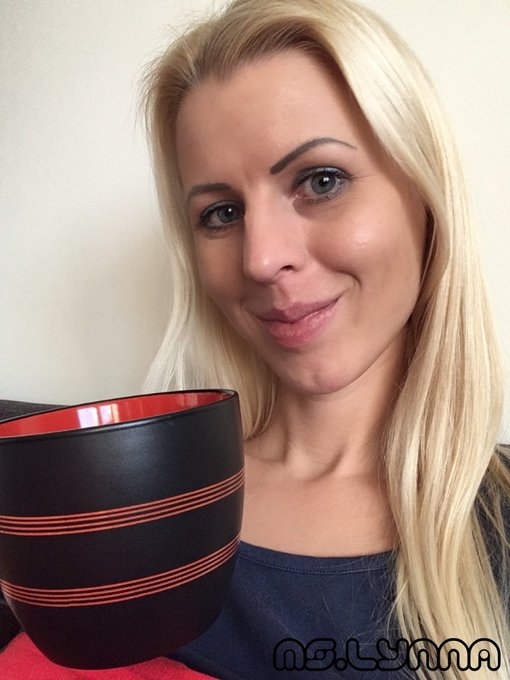 Back at home :-) Cheers! #surgery #recovery https://t.co/EqK0KnfQOn<a href="/tag/surgery"class="tags">#surgery</a><a href="/tag/recovery"class="tags">#recovery</a>