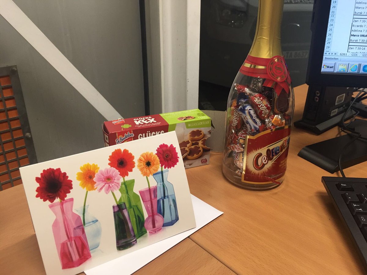 Yasemin_Uelkue's tweet photo. Super nice way to #welcome the new assistant manager Marleen in the #branch #Kaiserslautern @ERAC_Jobs 🎉what a #team 🤗🍡🍭@Marlo2712 @DitaERAC https://t.co/YMdxdvn56w