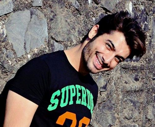 Today Sagar from turns a year older! Happy Birthday Sharad Malhotra! 