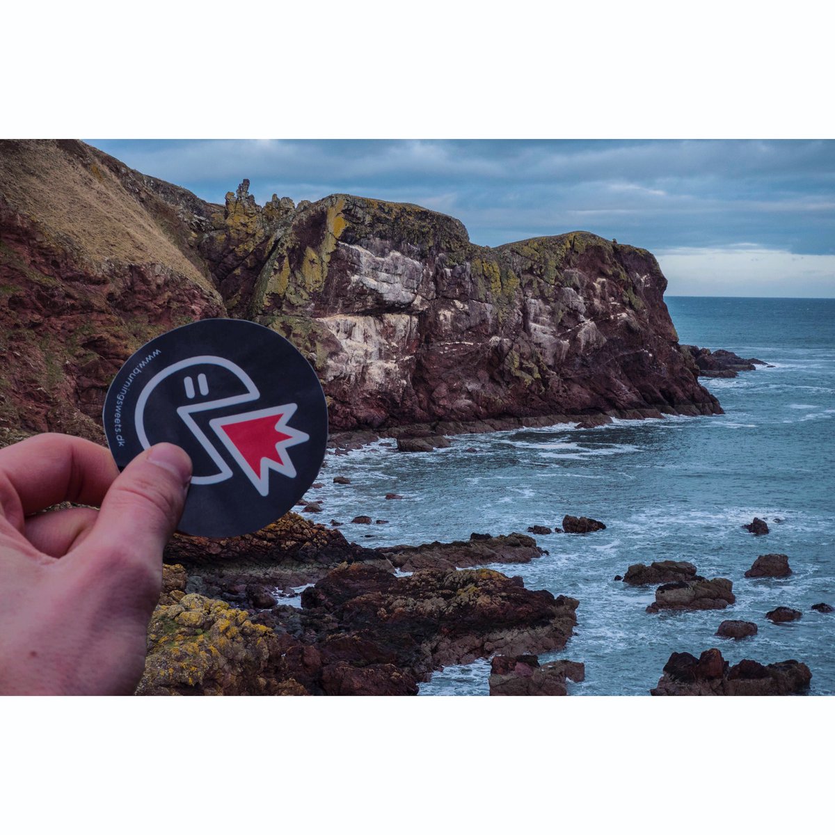 Burningsweets in beautiful Scotland at St Abbs Nature Reserve ❤🌊⛰ What an incredible view 😍 We love when you guys show us your country!! 🌎🌈🍬
