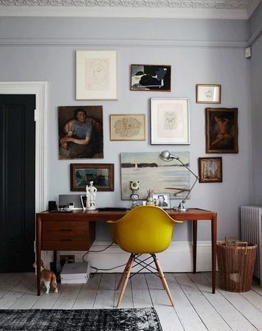 Mondays can’t be all that bad with a #workspace like this. #workspaceinspo #midcentury #vintage #gallerywall #desk #eames #retro