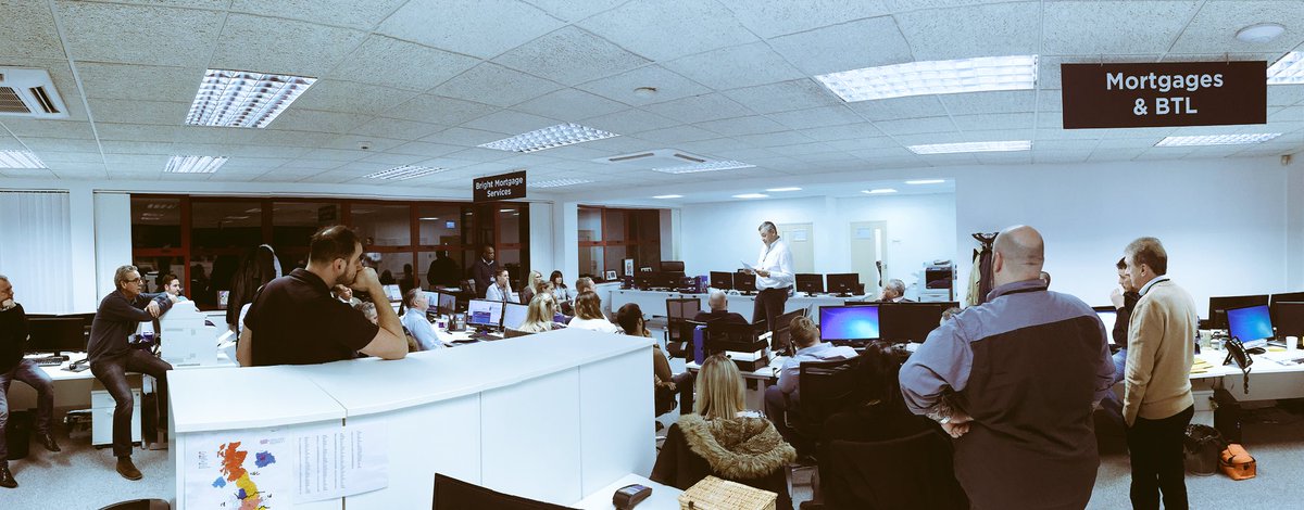 BrightstarFin's tweet image. Our CEO @robjupp leads our Team Meeting this evening - looking ahead to an amazing 2017 together! #OneTeam #MadeEasy