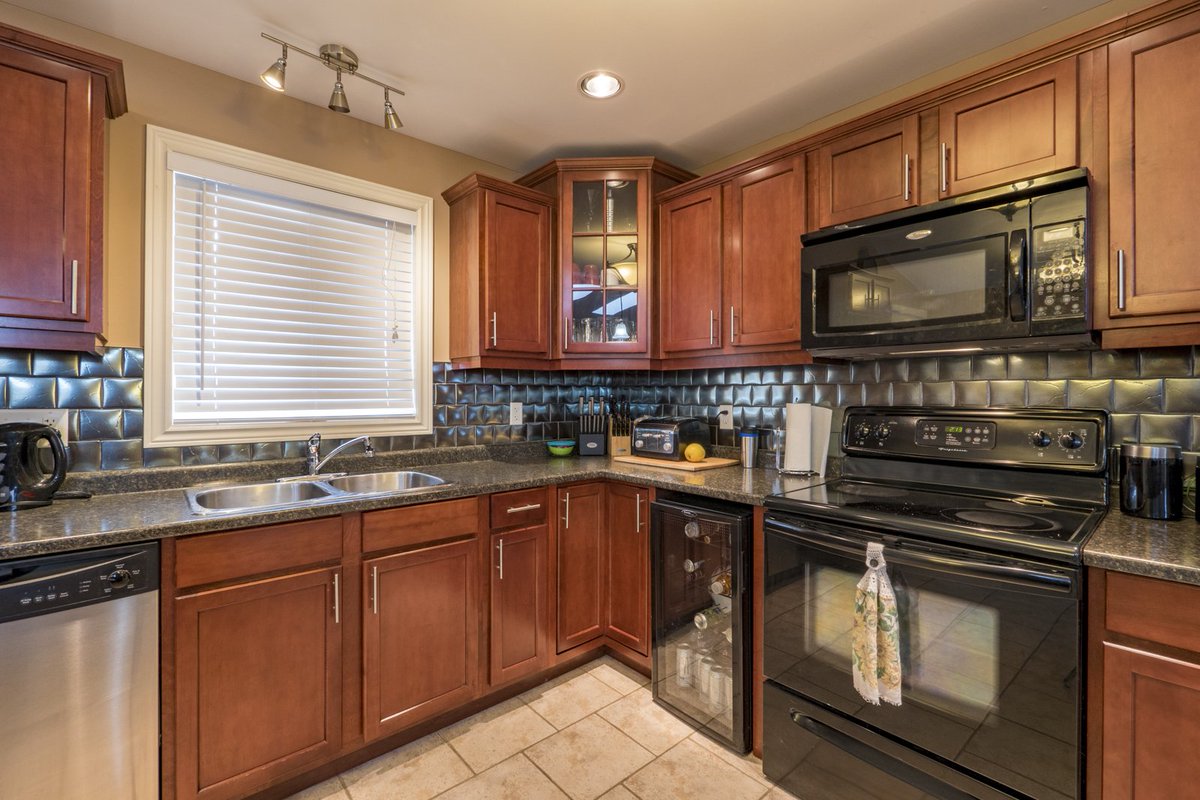 TeamTimCampbell's tweet photo. HOT NEW LISTING!!
This gorgeous home will not last long! Fully finished up and down with a stunning bonus master ensuite $388,800. Call Tim! https://t.co/D7G6OErBrh